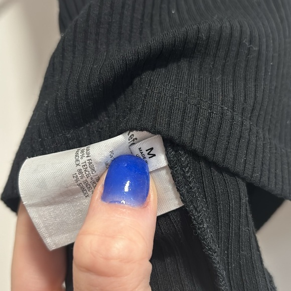 Reformation V-neck Black Knit Crop Top Tie Waist size M - Picture 6 of 6